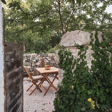 Trulli Del Bosco Bed & Breakfast Alberobello Exterior photo