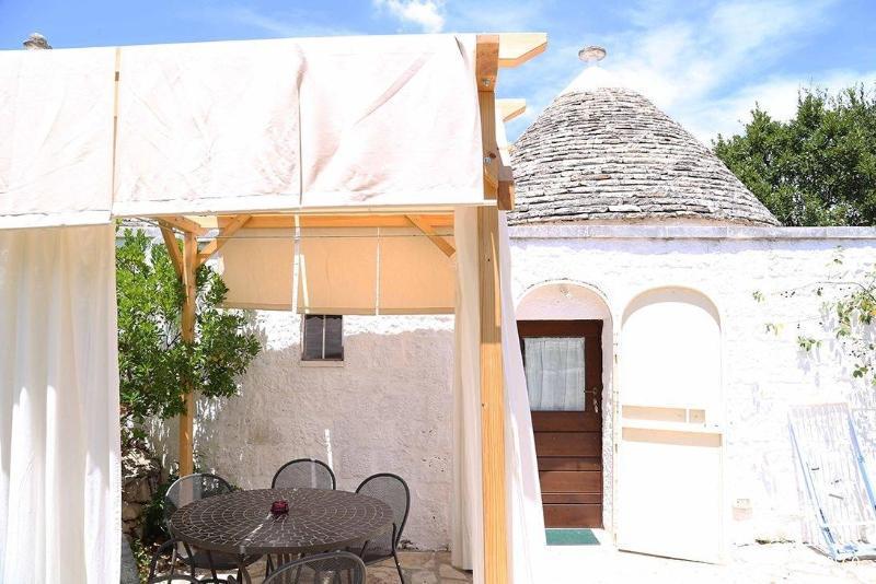 Trulli Del Bosco Bed & Breakfast Alberobello Exterior photo