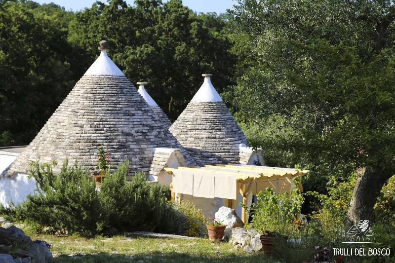Trulli Del Bosco Bed & Breakfast Alberobello Exterior photo