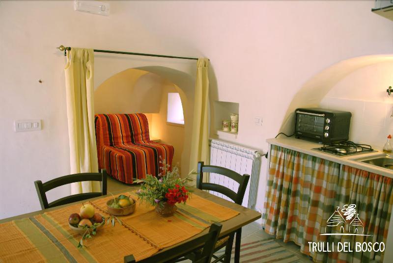 Trulli Del Bosco Bed & Breakfast Alberobello Exterior photo