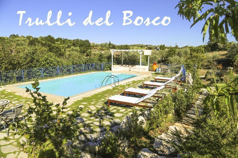 Trulli Del Bosco Bed & Breakfast Alberobello Exterior photo