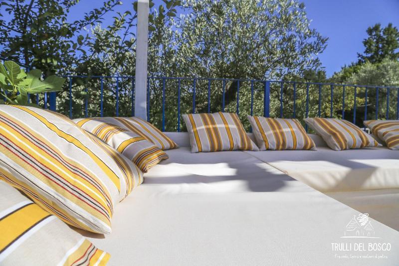 Trulli Del Bosco Bed & Breakfast Alberobello Exterior photo
